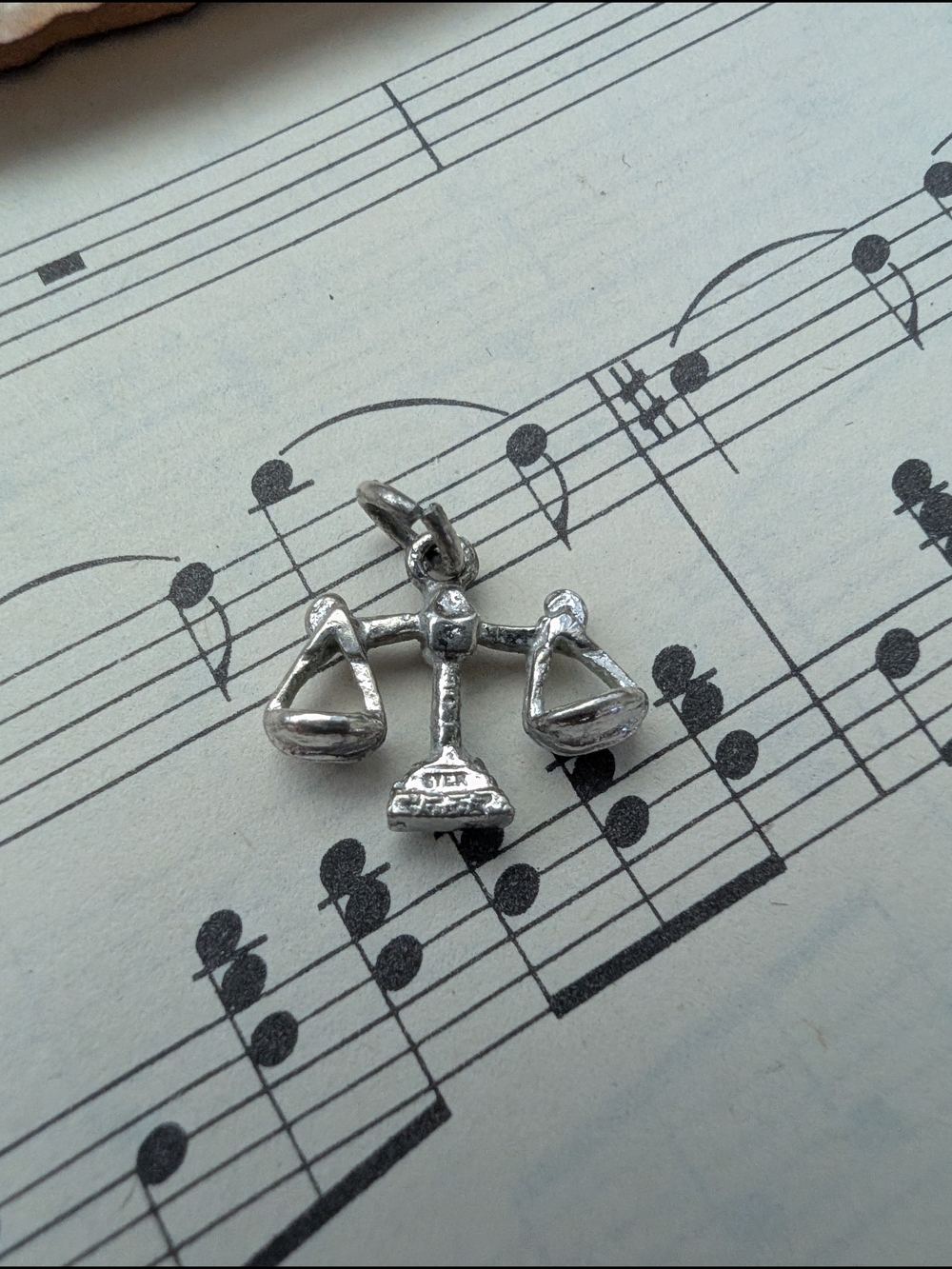 Sterling Libra Scales of Justice Charm